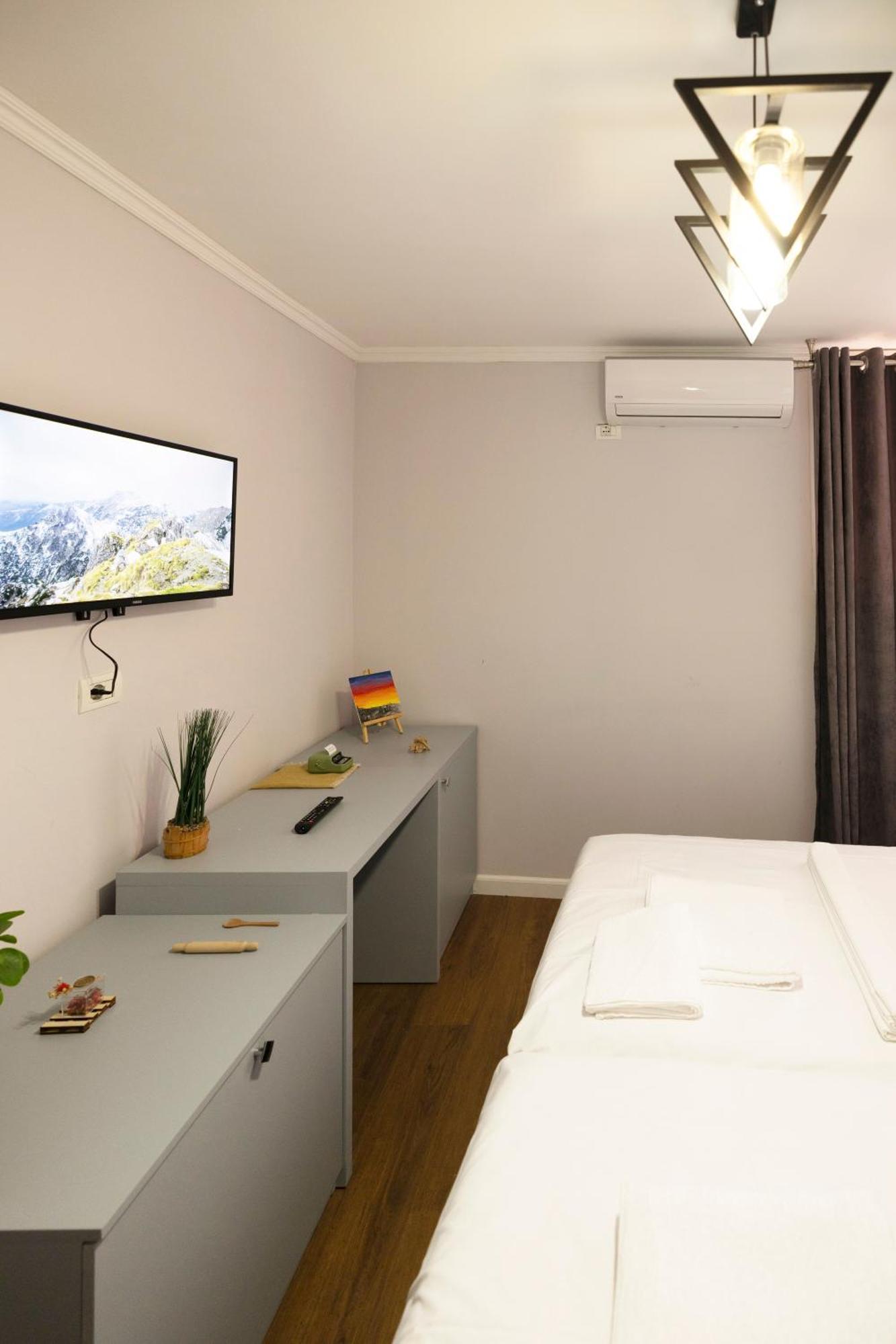 Tier Hotel Tirana Extérieur photo