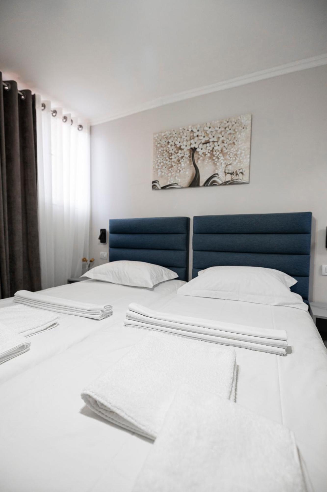 Tier Hotel Tirana Extérieur photo
