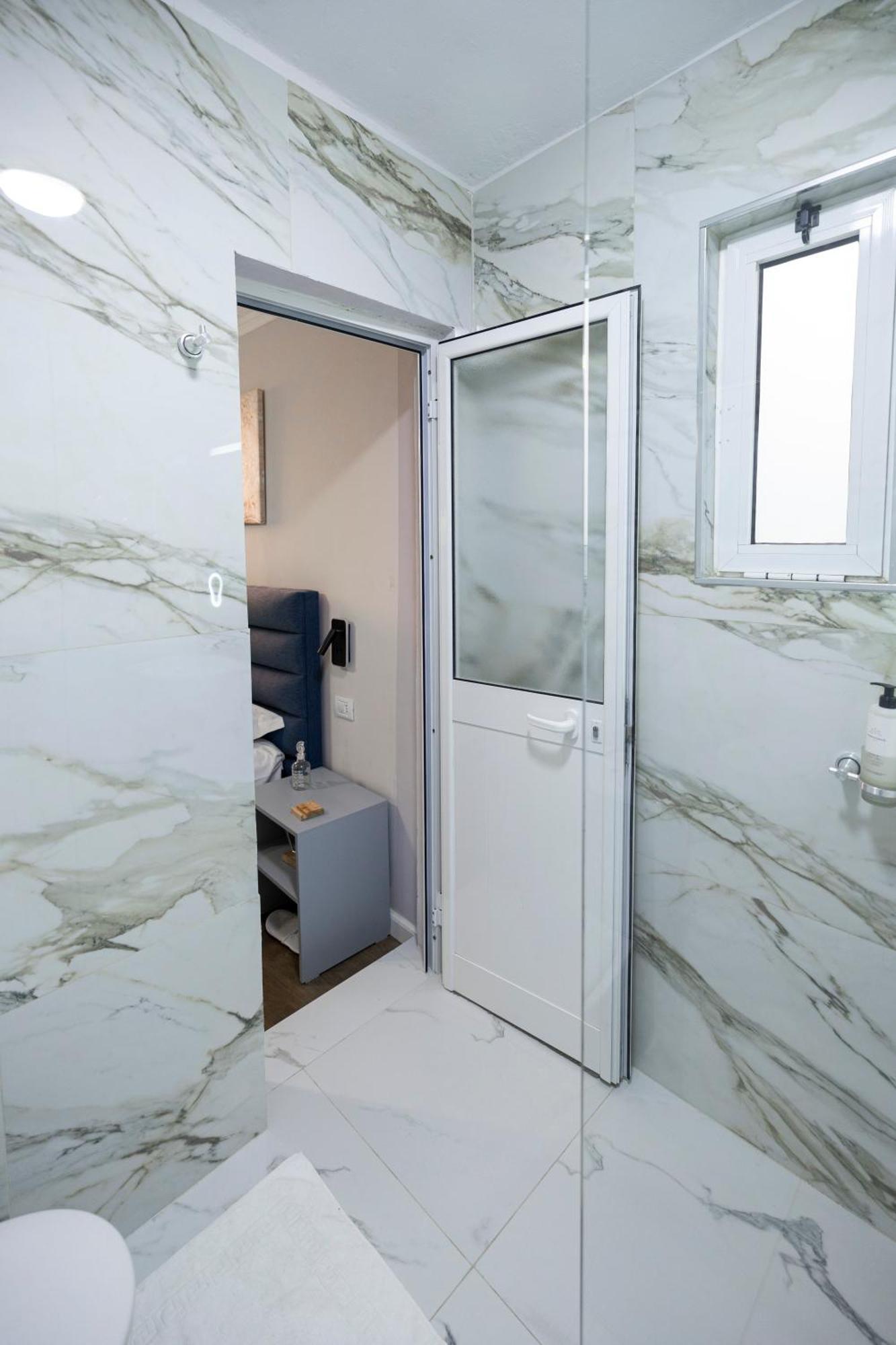 Tier Hotel Tirana Extérieur photo